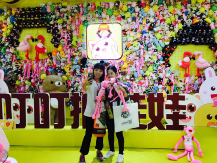 叮叮抓娃娃亮相GTI廣州展，美女娃娃機引爆全場