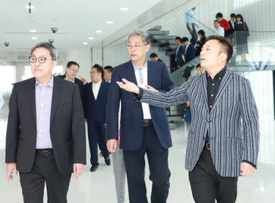 光大集團(tuán)董事長李曉鵬到訪特斯聯(lián) 打造新經(jīng)濟(jì)核心引擎