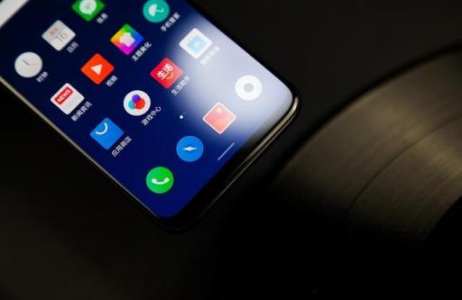 老外嫌棄新iPhone美顏太假？那他們可能沒(méi)用過(guò)這款國(guó)產(chǎn)手機(jī)