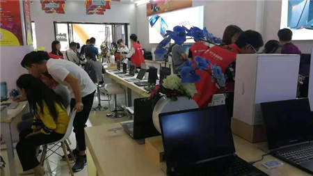 電腦城發(fā)展新契機！益陽及永州京東電腦數(shù)碼專賣店迎來正式開業(yè)