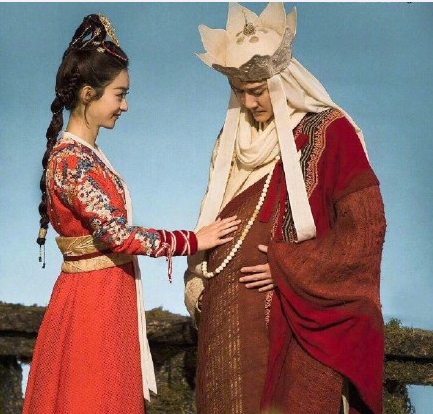 諸葛洞察：官宣微博120萬(wàn)條評(píng)論中，找出品牌追熱點(diǎn)的11種姿