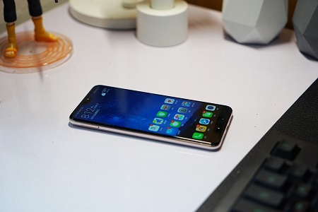 手機(jī)拍照王之爭： 網(wǎng)友這樣評價(jià)iPhoneXS Max和P20 Pro