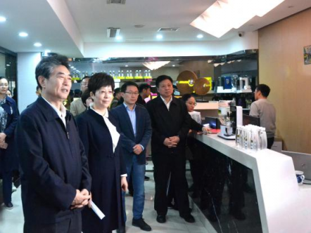 安徽省委常委、常務副省長鄧向陽、合肥市市長凌云一行蒞臨天地精華調(diào)研指導