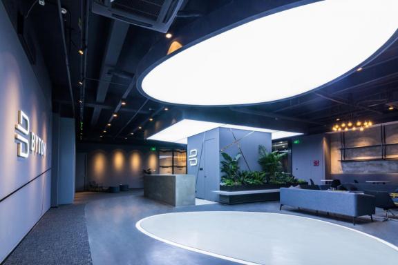 藝格工裝作為公裝行業(yè)唯一受邀企業(yè)，參加首屆唐山工業(yè)設(shè)計(jì)展
