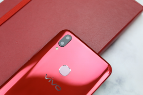vivo Z1青春版上手體驗：時尚外觀，旗艦實力