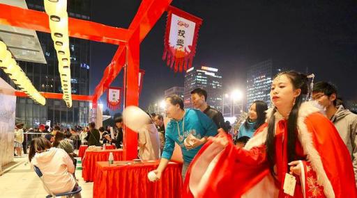 斗魚(yú)首屆文化節(jié)融入國(guó)風(fēng)元素，“直播+”體系日趨成熟