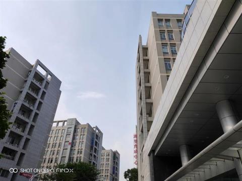 OPPO Find X、美圖T9拍照手機(jī)怎么選？請看妹紙自拍評測