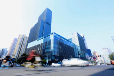大浪淘沙終顯金，改革開放40年蘇寧乘風(fēng)破浪，與時(shí)代同行！