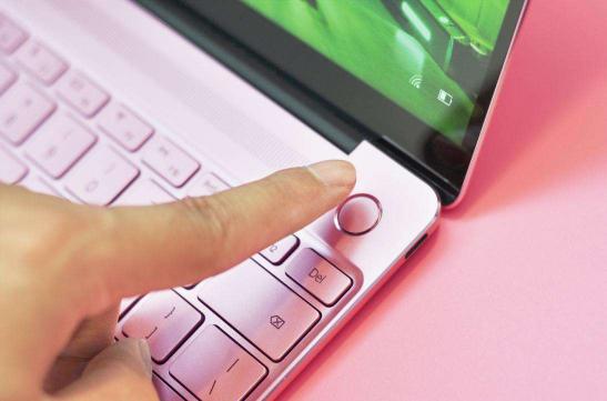 事半功倍、達(dá)人速成，華為MateBook 13筆記本助力年輕人勇闖職場(chǎng)新生活
