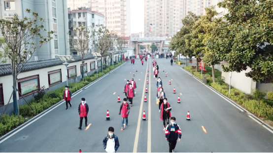 各省市陸續(xù)開學，愛瑪電動車為家長和學子助力