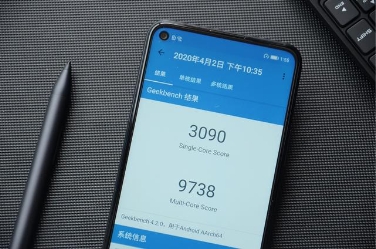 榮耀30S性能為王，橫掃同檔位5G手機(jī)