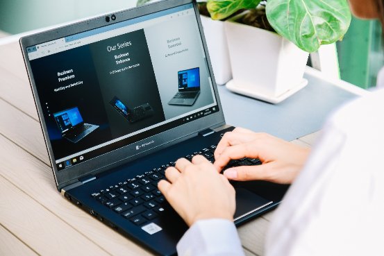 東芝 dynabook 國(guó)行版正式開(kāi)啟預(yù)售，萬(wàn)元市場(chǎng)超耐打