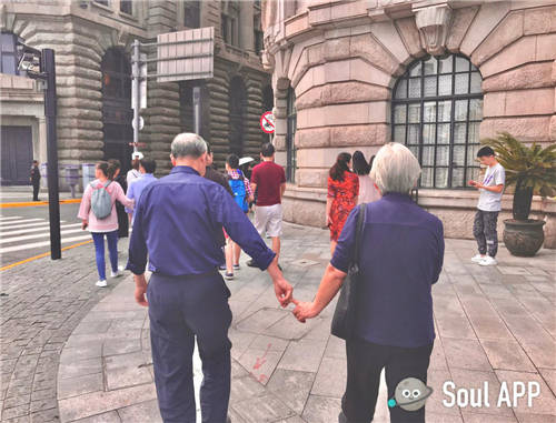 如何完美開啟2020下半場？Soul青年用合影治愈孤獨(dú)
