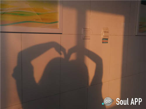 如何完美開啟2020下半場？Soul青年用合影治愈孤獨(dú)