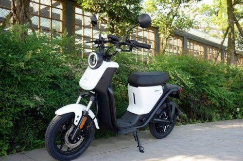 新國標(biāo)電動(dòng)車小牛U1對比小牛GOVA G0，你更喜歡哪款小牛電動(dòng)車？