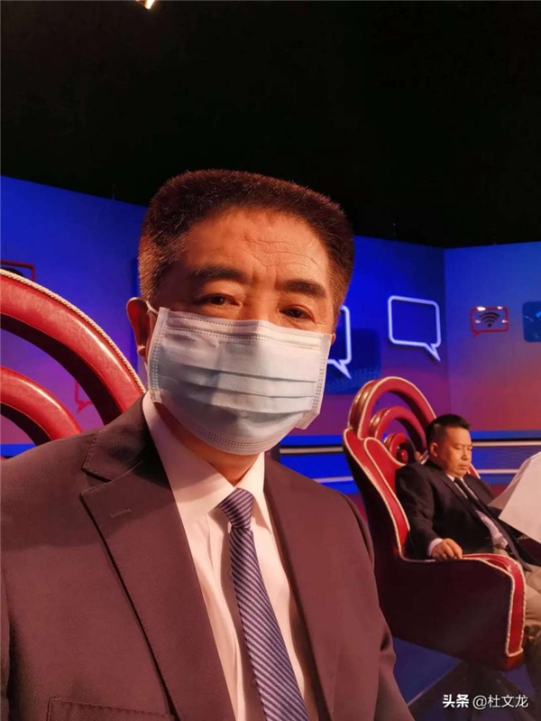 這些電視節(jié)目“紅人”，為何選擇去新媒體做軍事科普？