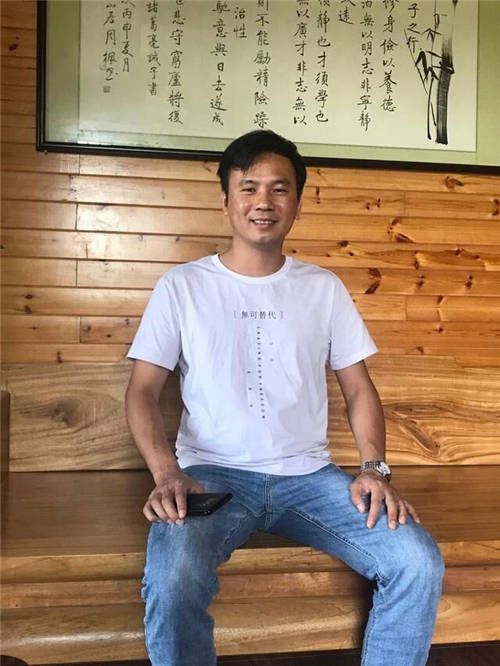 橙瓜專訪采訪番茄小說簽約作家小樓聽雨，免費網文模式下作家也能日入過萬