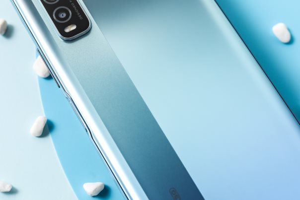 vivo Y70s迎來(lái)冷萃銀新配色，7月28日正式上市