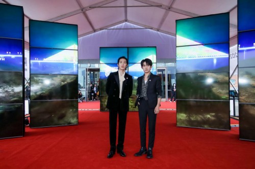 海信視像“拍了拍”你，快來看FIRST電影展星光紅毯！