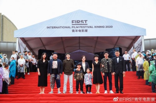 海信視像“拍了拍”你，快來看FIRST電影展星光紅毯！