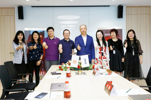 東易日盛與小米科技戰(zhàn)略簽約，共建“智慧供應(yīng)鏈金融”新生態(tài)！