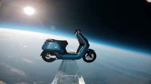 “我把小牛電動車送上了兩萬米的高空！”