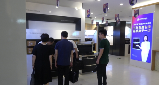 集成灶10大品牌，嵊州市政協(xié)副主席竺理文蒞臨藍炬星指導工作