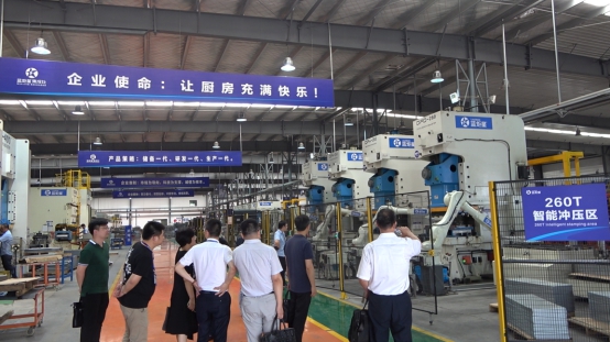 集成灶10大品牌，嵊州市政協(xié)副主席竺理文蒞臨藍炬星指導工作