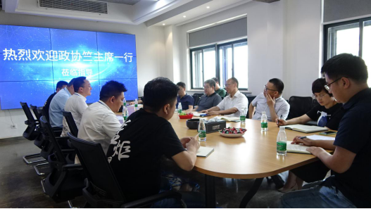 集成灶10大品牌，嵊州市政協(xié)副主席竺理文蒞臨藍炬星指導工作