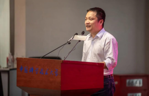 華米科技CEO黃汪中科大演講《華米七年：專(zhuān)業(yè)、全球化和長(zhǎng)期主義》