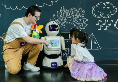 幼兒園開學第一周：場面失控、瘋狂手工……賓果智能“教義有方”雙賦能