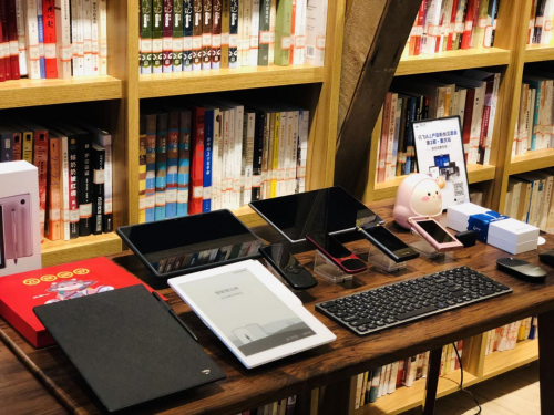 訊飛智能錄音筆新品、訊飛智能耳機(jī)亮相重慶A.I.產(chǎn)品粉絲見面