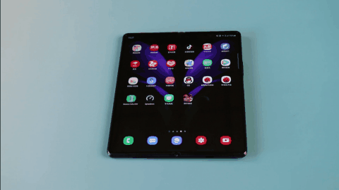 開(kāi)創(chuàng)折疊屏新紀(jì)元 三星Galaxy Z Fold2 5G上手評(píng)測(cè)
