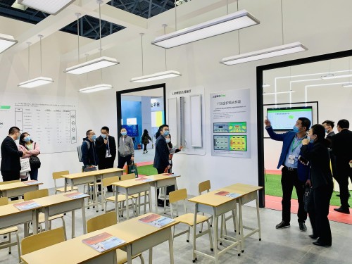 重慶教裝展，三雄極光來勢洶洶洶洶！