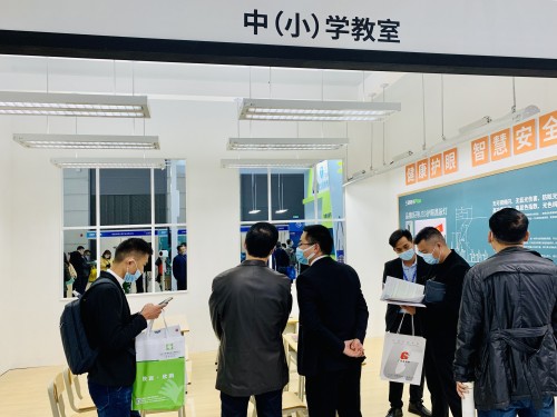 三雄極光再征教裝展 “西引力”大爆發(fā)！