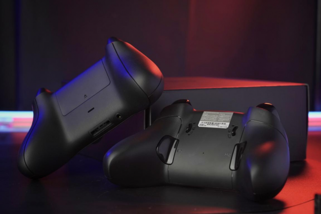 北通阿修羅3整體做工驚艷，甚至比對xbox Series 手柄更好