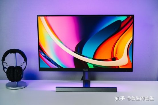 達(dá)人說(shuō)丨顯示器自帶流光溢彩燈效，玩游戲究竟有多帶感？