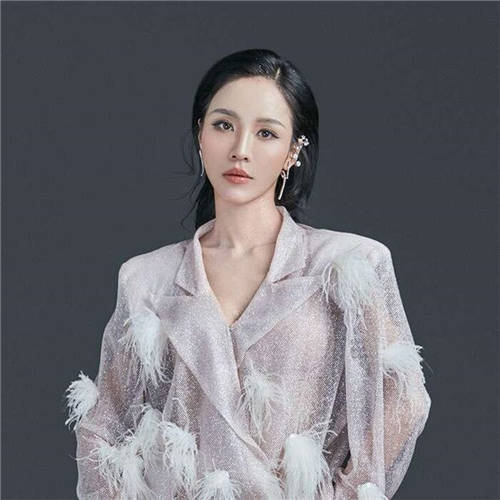 單場(chǎng)抖音直播GMV破千萬，“皮草女王”懶貓nono帶貨秘籍大公開
