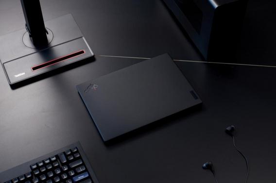 僅重907克的ThinkPad X1 Nano通過英特爾Evo平臺嚴(yán)苛認(rèn)證，引領(lǐng)非凡體驗(yàn)