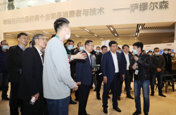 吸引山東省工信廳領導來參觀，海信這個內部展會什么來頭？