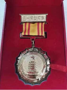 30小時(shí)安裝1900臺洗衣機(jī)的工程師：是勇敢者也是守護(hù)者