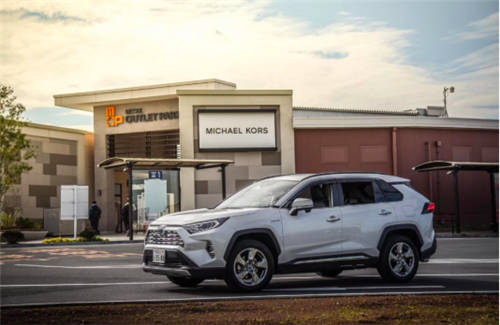 SUV如何選？“全新RAV4榮放”年輕人的不二之選！