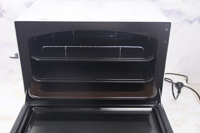 東芝微蒸烤一體機ER-RD7000CNW，全能料理的嘗鮮體驗