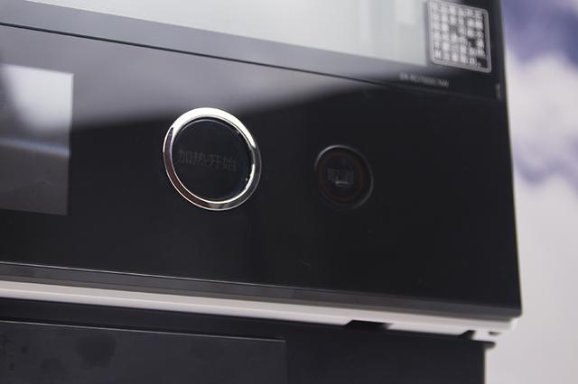 東芝微蒸烤一體機ER-RD7000CNW，全能料理的嘗鮮體驗