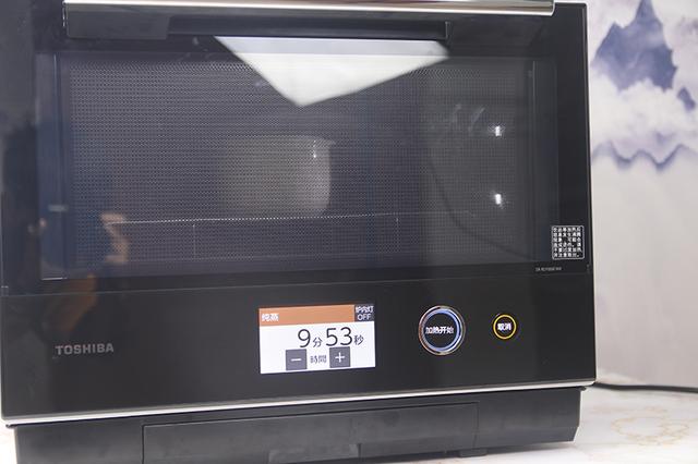 東芝微蒸烤一體機ER-RD7000CNW，全能料理的嘗鮮體驗