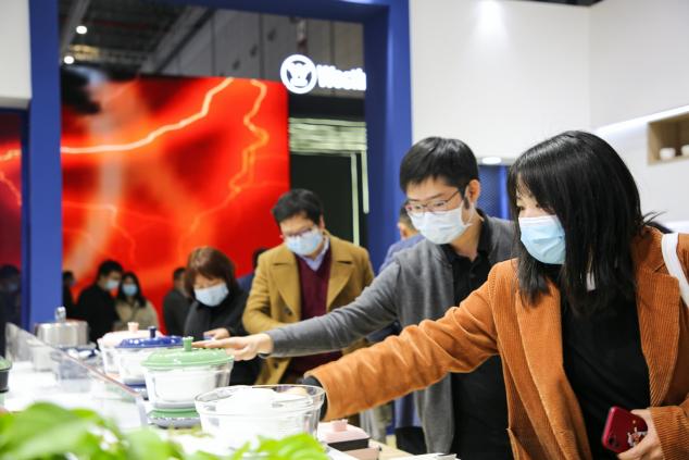 直擊AWE：小家電產(chǎn)品設(shè)計(jì)呈現(xiàn)兩極化趨勢(shì)，看摩飛如何破局