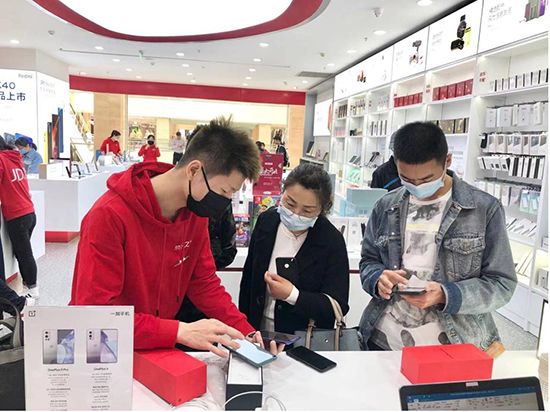 一加9系列驚艷亮相京東之家百家門店 助力一加手機(jī)銷售再創(chuàng)佳績