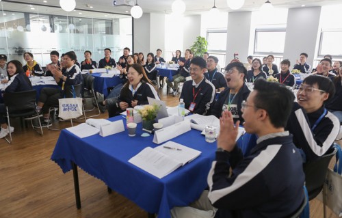 補(bǔ)位家庭教育，作業(yè)幫開啟輔導(dǎo)老師家庭陪伴之旅