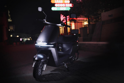 愛瑪電動(dòng)車上新：專賣店與天貓平臺同步首發(fā) 4999元起