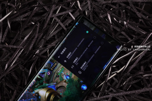 真我X7 Pro至尊版評測，2500元內(nèi)唯一曲面屏5G手機香不香？
